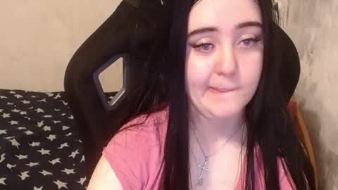 your_8a8y online show from December 4, 11:35 am