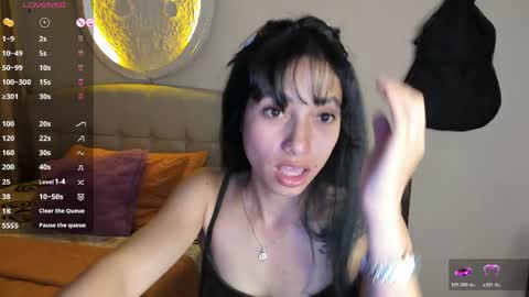mia3 online show from May 18, 4:07 am