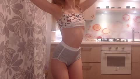 your_dream6996 online show from March 7, 8:44 pm