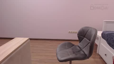 your_dream6996 online show from October 24, 12:00 am