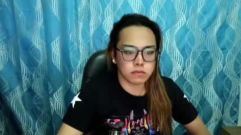 your_dreamgirlxxx69 online show from September 9, 5:18 am