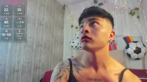 your_kitty_boy online show from July 9, 9:52 pm