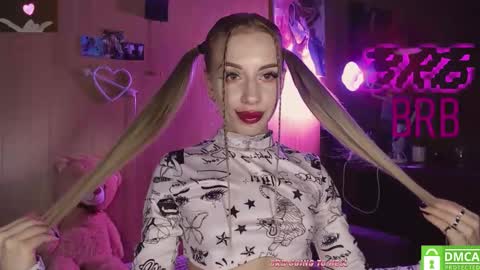 Alice  online show from December 21, 10:49 pm