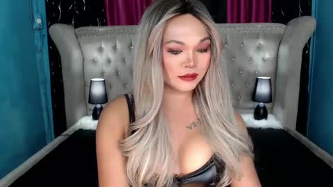 Casie online show from February 26, 10:15 pm