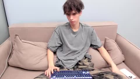 your_shy_guy online show from February 22, 9:28 pm