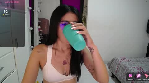 Snapshot of your_slutty_doll_ chatting on February 7, 4:27 am Danna online show from February 7, 4:27 am