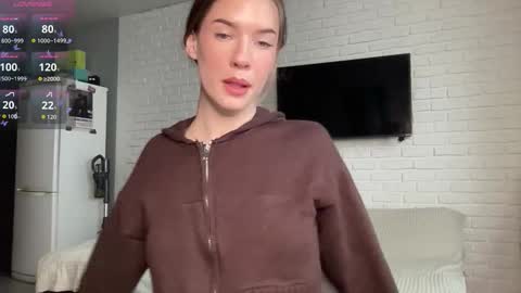 Mia  online show from February 6, 10:19 am