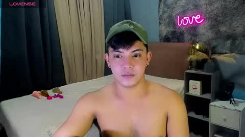 yourasian_bradley online show from December 15, 2:18 am