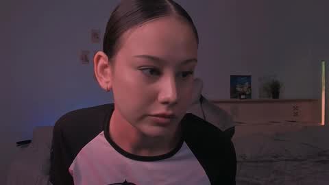 Adelle online show from November 4, 2:18 pm