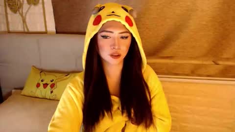 JEN  online show from April 25, 1:52 pm