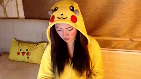 JEN  online show from April 24, 4:09 pm