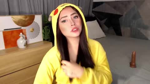 JEN  online show from October 11, 11:04 am