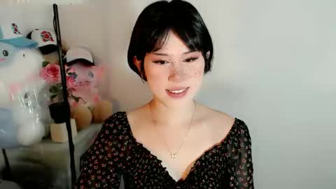 PrettyElla online show from October 7, 1:45 am