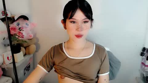 PrettyElla online show from October 18, 2:27 am