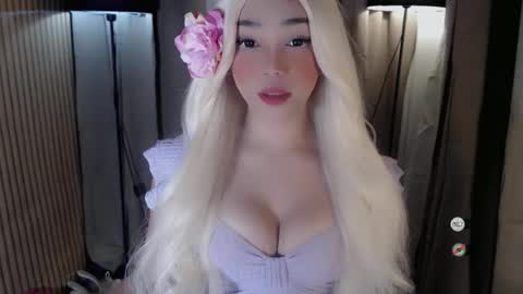 maureen love you online show from October 12, 10:30 am