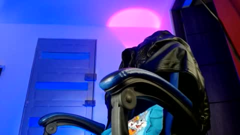 yourfavorite_bigclit online show from June 6, 9:37 am