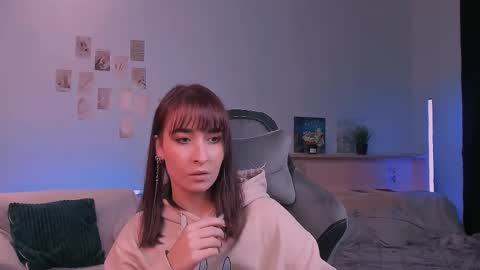 violett online show from October 3, 6:49 pm