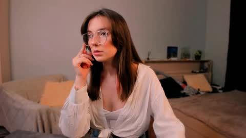 Chloe online show from February 7, 4:37 am