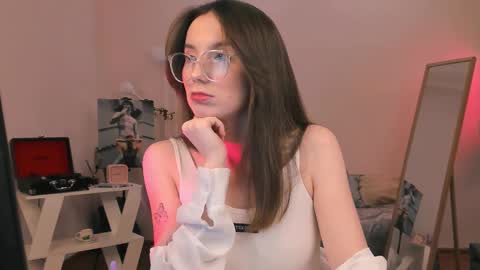 Chloe online show from February 18, 9:20 pm