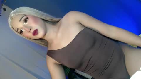 yourgirlnextdoor18 online show from June 6, 4:24 pm