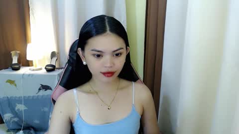 Snapshot of yourlovelytranspinay chatting on September 16, 2:35 am your lovely Dina online show from September 16, 2:35 am