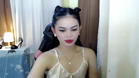 Snapshot of yourlovelytranspinay chatting on February 28, 1:58 am your lovely Dina online show from February 28, 1:58 am