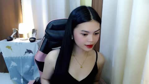 Snapshot of yourlovelytranspinay chatting on September 19, 3:21 am your lovely Dina online show from September 19, 3:21 am