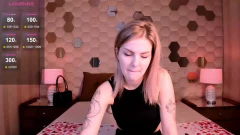 Naomi online show from September 17, 7:39 pm