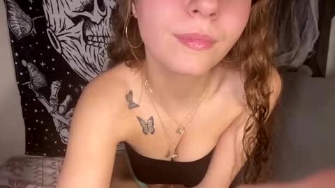 Snapshot of yourprettylittlecumslut chatting on January 22, 10:29 am YourPrettyLittleCumSlut online show from January 22, 10:29 am
