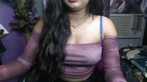 yoursassy_girl online show from July 30, 7:25 pm