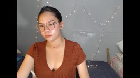 yoursexy_reb online show from December 17, 12:56 pm