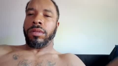 yoursexydaddy8181 online show from June 13, 2:27 pm