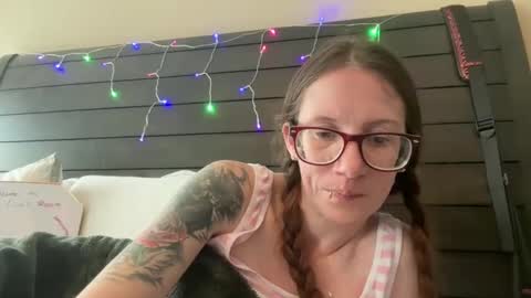 yourstrulylivy online show from February 26, 6:26 pm