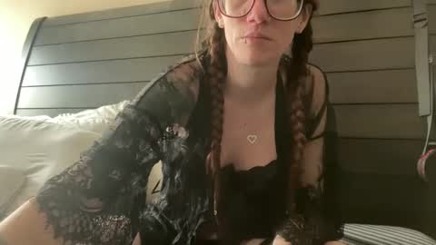 yourstrulylivy online show from February 20, 5:41 pm