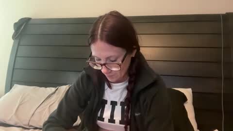 yourstrulylivy online show from September 18, 4:22 pm