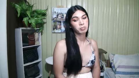 yoursubmissive_larah online show from May 11, 2:45 pm