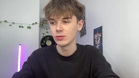 yoursweetyguy online show from April 21, 2:35 pm