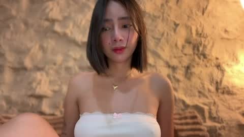 YowgineTheGreat online show from April 6, 9:21 am