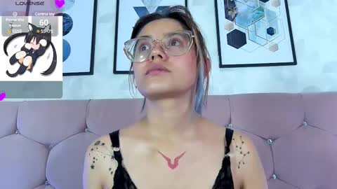 Yukki Kuran online show from February 12, 7:55 am