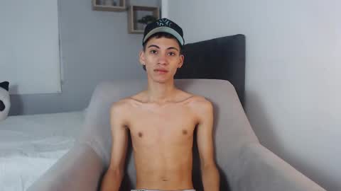 Snapshot of yulian_vasquez chatting on March 9, 12:09 pm yulian_vasquez online show from March 9, 12:09 pm