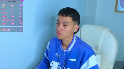 Snapshot of yulian_vasquez chatting on September 16, 12:29 pm yulian_vasquez online show from September 16, 12:29 pm