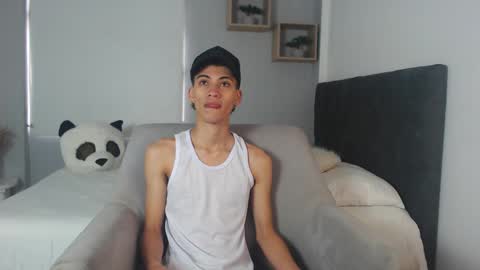 Snapshot of yulian_vasquez chatting on March 8, 12:09 pm yulian_vasquez online show from March 8, 12:09 pm