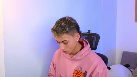 yulian_vasquez online show from October 8, 12:55 pm