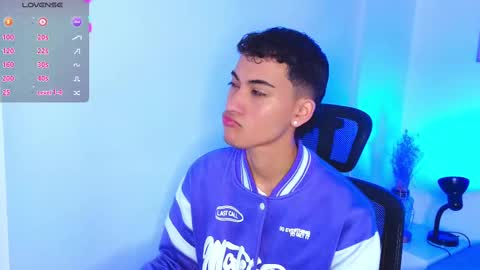 Snapshot of yulian_vasquez chatting on September 17, 12:30 pm yulian_vasquez online show from September 17, 12:30 pm