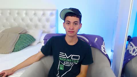 yulian_vasquez online show from February 17, 7:24 pm