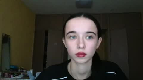 Yuliia online show from November 18, 7:33 am