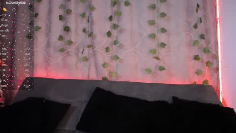 yuliath online show from December 28, 8:26 am