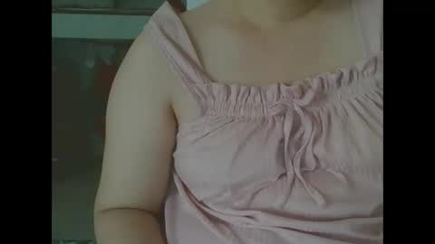 yumi123_ online show from October 7, 3:02 am