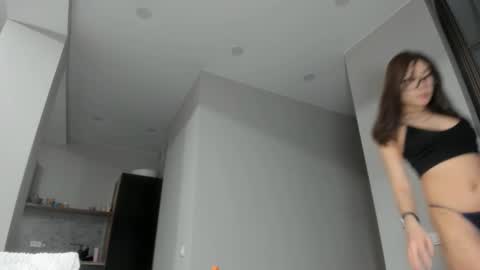 Snapshot of yummi_kim chatting on February 16, 5:04 pm Yumi online show from February 16, 5:04 pm
