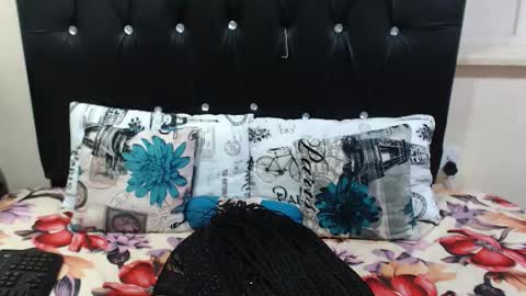 yummybumz online show from September 29, 7:02 pm